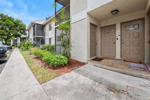 504 Gardens Drive 203 Pompano Beach, FL 33069 - MLS#A11886353