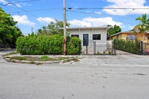 944 Sw 10th Ave, Miami