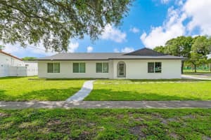 5360 Sw 9th St, Plantation