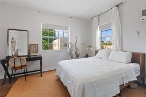 1043 Nw 2nd St 13, Miami