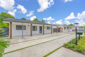 533 E 61st St, Hialeah