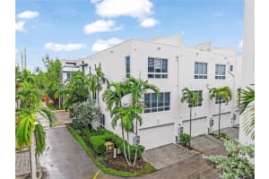 6611 Nw 105th Pl 6611 Doral, FL 33178 - MLS#A11886468