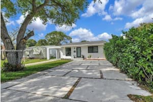2635 Fillmore St Hollywood, FL 33020 - MLS#A11886475