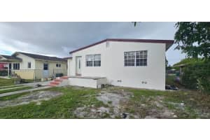 2121 Nw 64th St, Miami