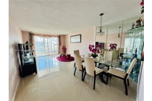 619 Ne 14th Ave 703 Hallandale Beach, FL 33009 - MLS#A11886631