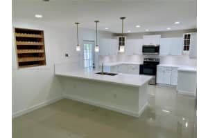 1400 E Hawthorne Cir Hollywood, FL 33021 - MLS#A11886716