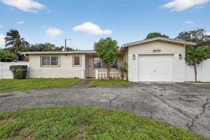 1820 N 56th Ave Hollywood, FL 33021 - MLS#A11886760
