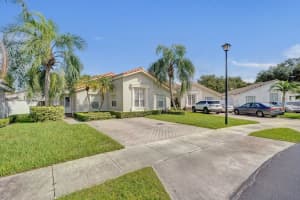 16451 Sw 98th Ter, Miami