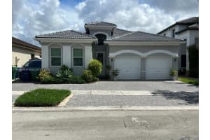 18247 Nw 88th Pl, Hialeah