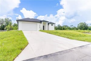 615 8th Ave Lehigh Acres, FL 33972 - MLS#A11886854