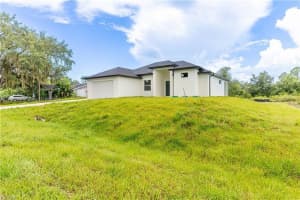 615 8th Ave Lehigh Acres, FL 33972 - MLS#A11886854