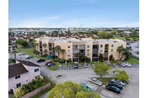8005 Lake Dr 404 Doral, FL 33166 - MLS#A11886897