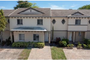 1112 Lucaya Dr, Riviera Beach