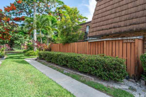 9146 SW 23rd St, Davie, FL 33324, Sold 12/03/25