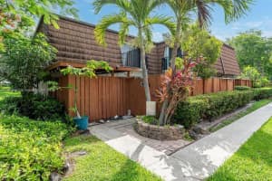 9146 SW 23rd St, Davie, FL 33324, Sold 12/03/25