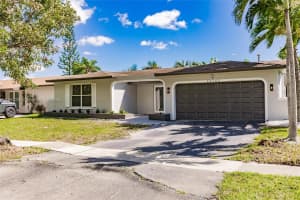 10760 Nw 29th Mnr Sunrise, FL 33322 - MLS#A11887009