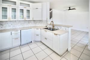 10181 Nw 32nd Ter Doral, FL 33172 - MLS#A11887016