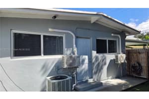 960 Sw 42nd Ave A Plantation, FL 33317 - MLS#A11887026