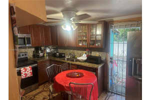 390 Ne 166th St Miami, FL 33162 - MLS#A11887054