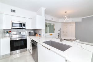17150 N Bay Rd 2905 Sunny Isles Beach, FL 33160 - MLS#A11887071