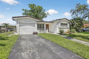 4315 W Park Rd Hollywood, FL 33021 - MLS#A11887081