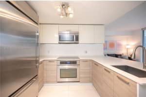 1300 Brickell Bay Dr 1601 Miami, FL 33131 - MLS#A11887131