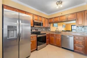 2200 S Cypress Bend Dr 804 Pompano Beach, FL 33069 - MLS#A11887233