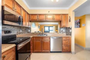 2200 S Cypress Bend Dr 804 Pompano Beach, FL 33069 - MLS#A11887233