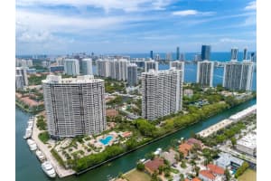2000 Island Blvd 1002, Aventura