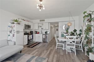 801 Brickell Bay Dr 1569 Miami, FL 33131 - MLS#A11887343