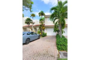 9801 Nw 45th Ln Doral, FL 33178 - MLS#A11887387