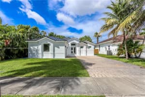 1230 S 13th Ave 1230 Hollywood, FL 33019 - MLS#A11887389