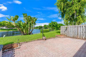 5145 E Lakes Dr, Deerfield Beach
