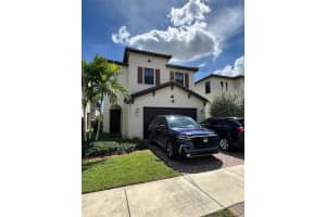 3214 W 97th St, Hialeah