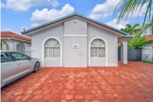3251 W 70th St Hialeah, FL 33018 - MLS#A11887467
