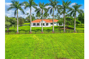 14300 Sw 192nd St Miami, FL 33177 - MLS#A11887489