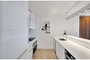 2201 Collins Avenue 1214 Miami Beach, FL 33139 - MLS#A11887506