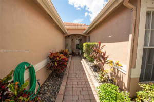 13070 NW 5th St, Pembroke Pines, FL 33028, Sold 06/12/26