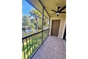 302 Lakeview Dr 203 Weston, FL 33326 - MLS#A11887643