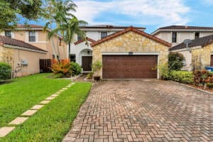 9770 Nw 10th St, Miami