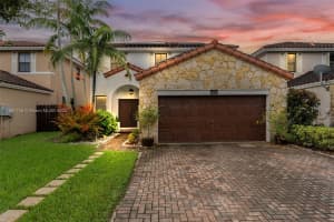 9770 Nw 10th St Miami, FL 33172 - MLS#A11887758