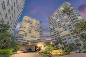 905 Brickell Bay Dr 1823, Miami