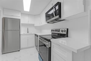 905 Brickell Bay Dr 1823 Miami, FL 33131 - Off Market