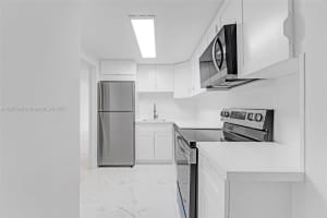 905 Brickell Bay Dr 1823 Miami, FL 33131 - Off Market