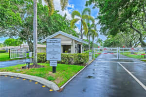 8809 Belle Aire Dr 8809 Boca Raton, FL 33433 - MLS#A11887869