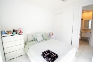 6320 Nw 104th Path 6320 Doral, FL 33178 Sold 02/15/26