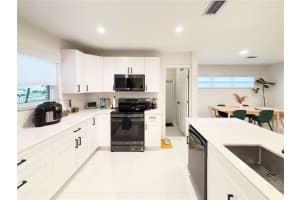9420 Dominican Dr Cutler Bay, FL 33189 - MLS#A11887946