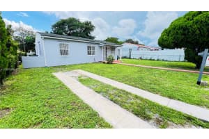 2450 Nw 60th St Miami, FL 33142 - MLS#A11887959
