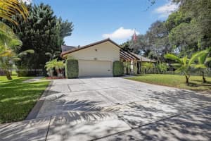 8860 Sw 49th Ct, Cooper City