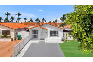 8811 Nw 112th Ter Hialeah Gardens, FL 33018 - MLS#A11888030